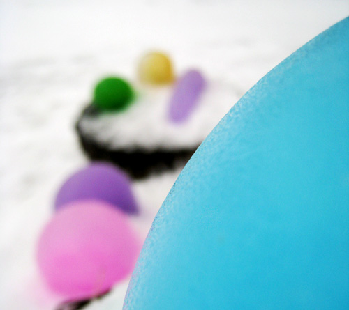 Krāsaini ledus baloni